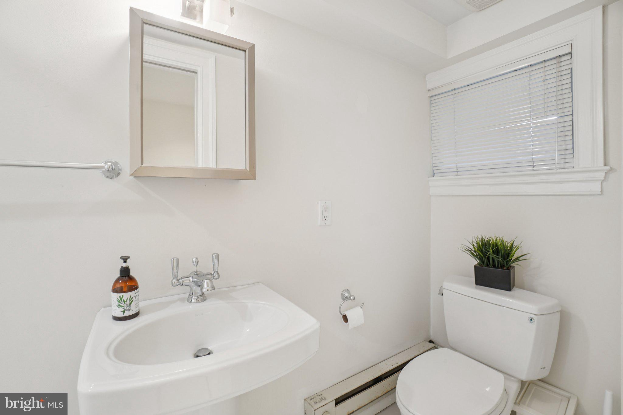 222 Longfellow Street Northwest Washington, DC 20011 - Photo 28 of 39