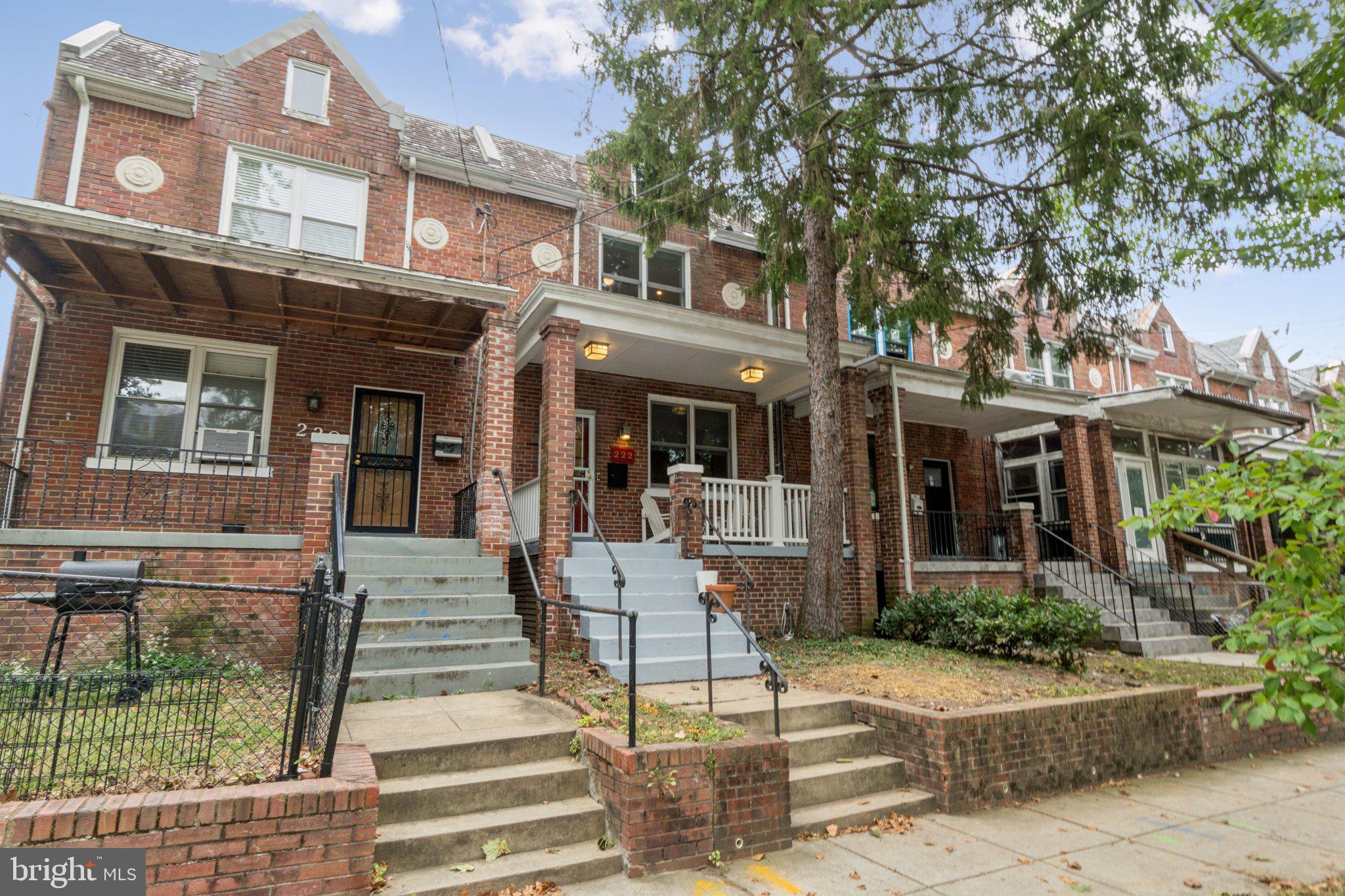 222 Longfellow Street Northwest Washington, DC 20011 - Photo 3 of 39