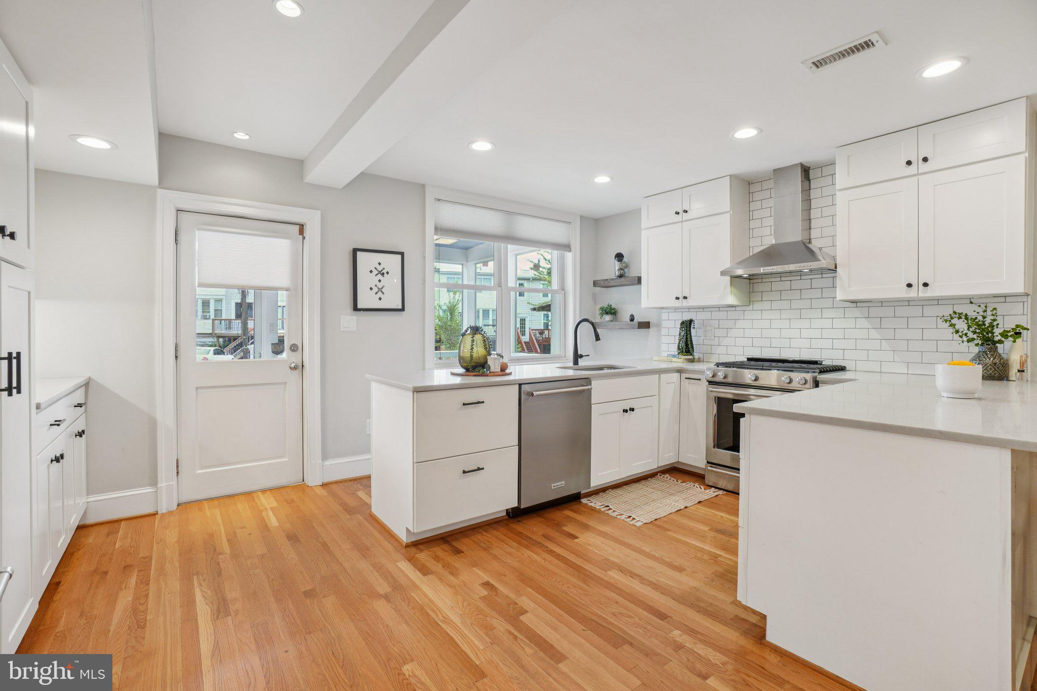 222 Longfellow Street Northwest Washington, DC 20011 - Photo 10 of 39