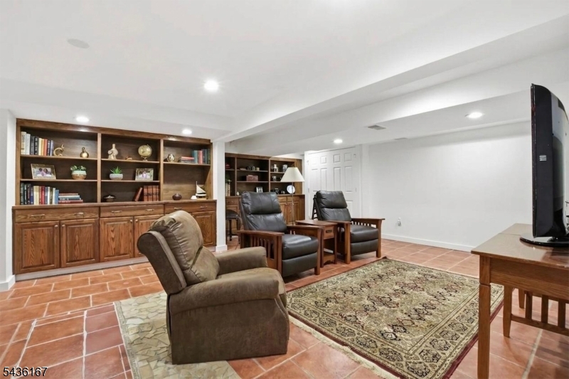 41 Farmersville Road Califon, NJ 07830 - Photo 25 of 38