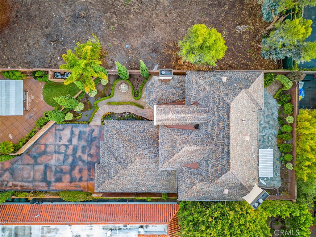 371 22nd Street Costa Mesa, CA 92627 - Photo 47 of 51 a view of a yard with plants