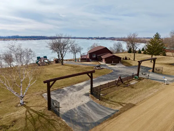 $499,000 | 11 Lime Lake Drive, Avoca, MN 56114