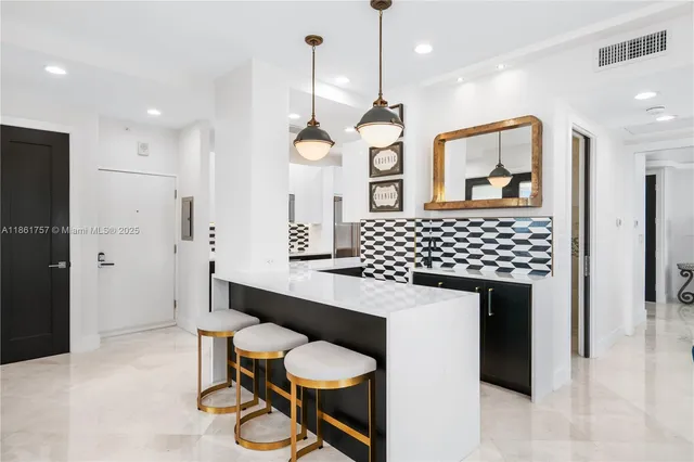 $5,999 | 209 North Fort Lauderdale Beach Boulevard, Unit 17C, Fort Lauderdale, FL 33304