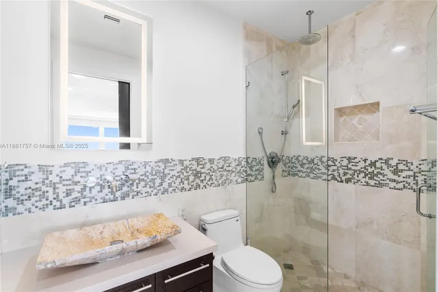 $5,999 | 209 North Fort Lauderdale Beach Boulevard, Unit 17C, Fort Lauderdale, FL 33304