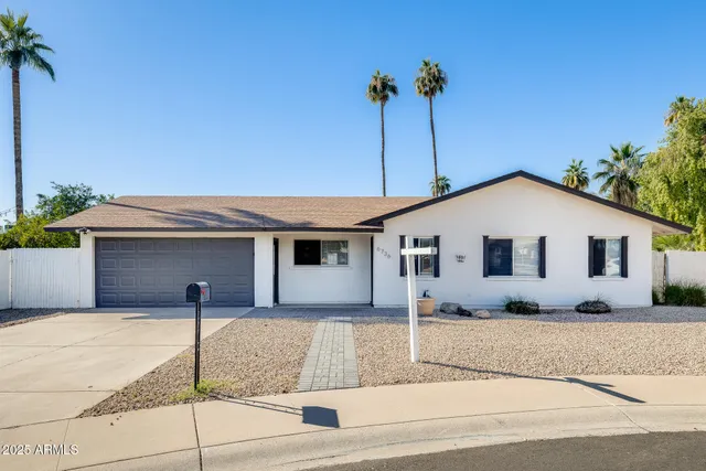 a house view with a outdoor space
