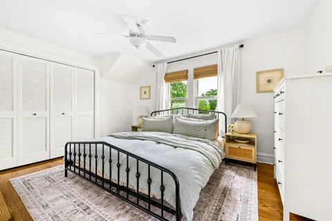 $529,000 | 1325 East Walnut Avenue, Des Plaines, IL 60016