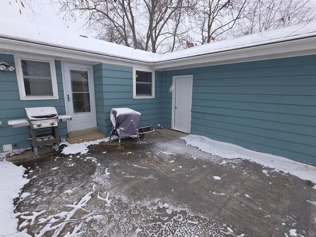 $2,575 | 7816 7th Avenue, Kenosha, WI 53143