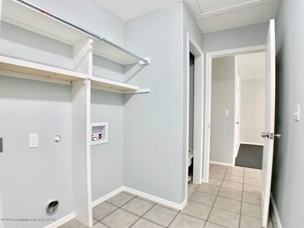 4213 South Harrison Street Amarillo, TX 79110 - Photo 14 of 14 a view of an empty walk in closet