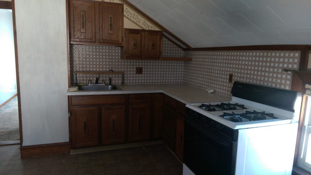 166 Rhode Island Avenue Fall River, MA 02721 - Photo 9 of 21