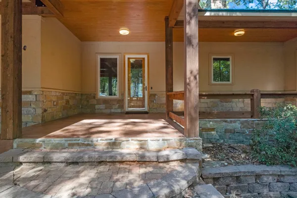 a view of entrance door of the house