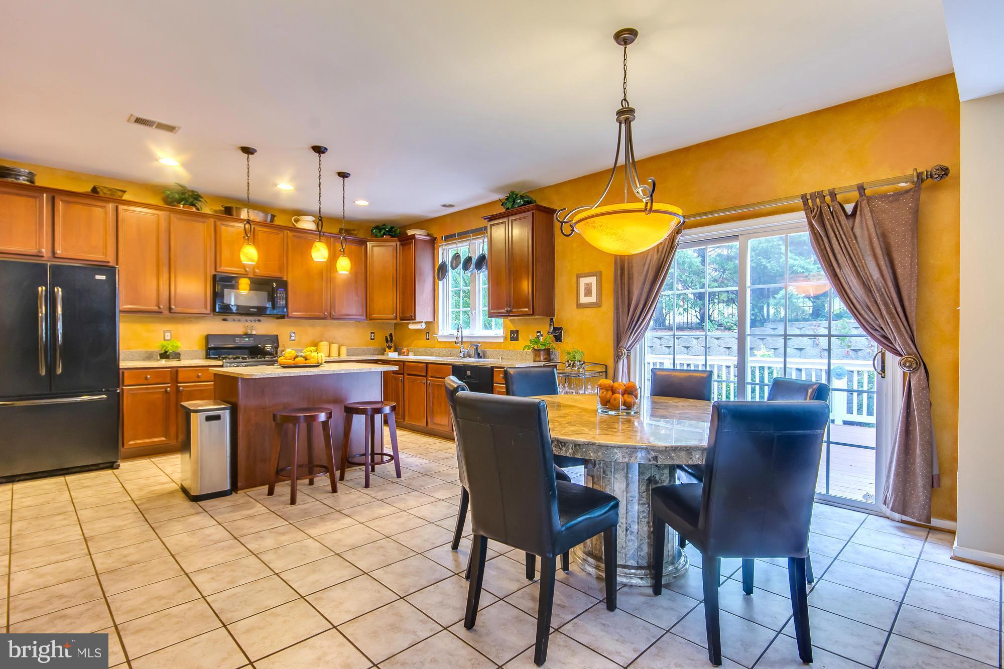 18138 Coachmans Road Germantown, MD 20874 - Photo 16 of 30 Kitchen
