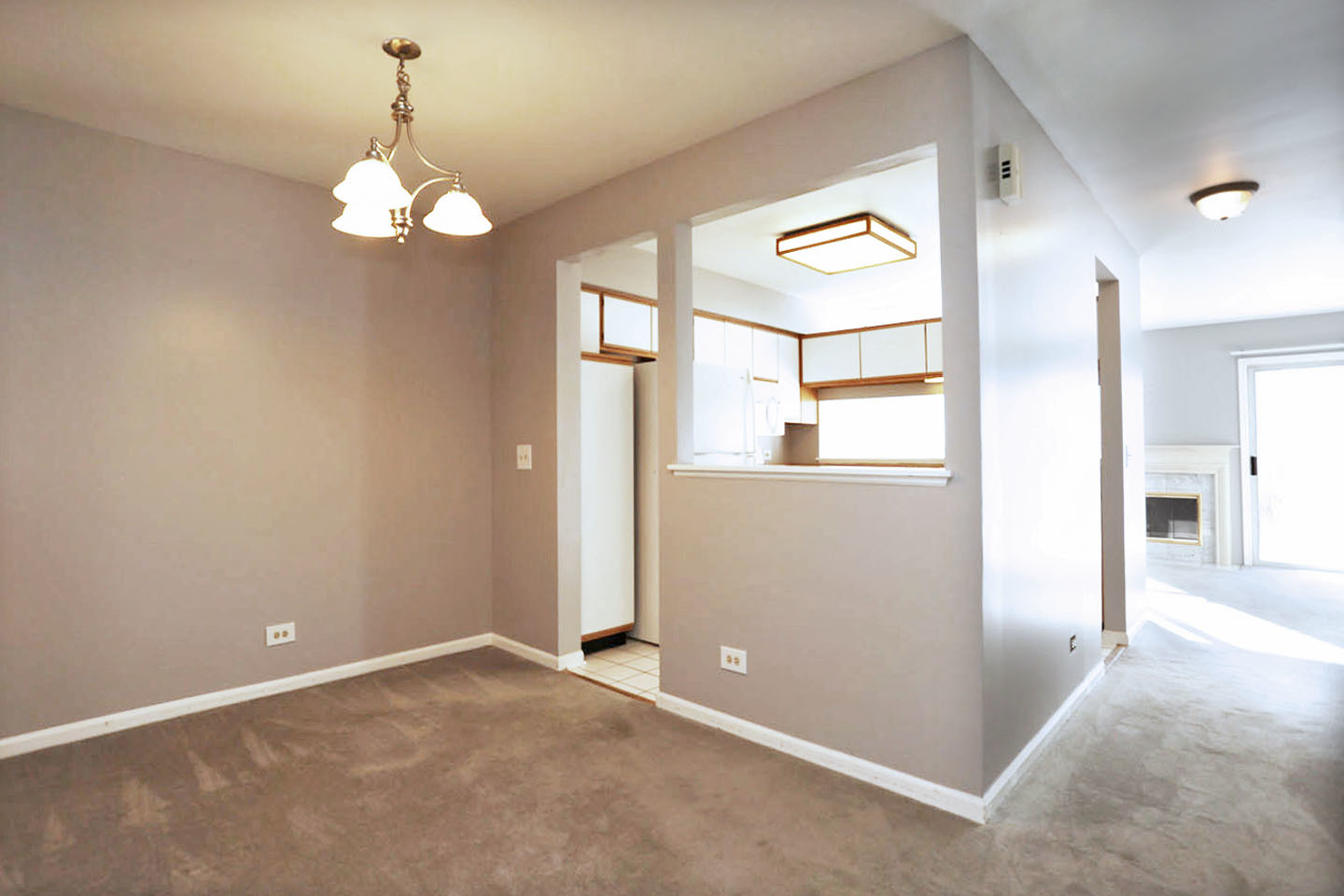 620 Cobblestone Court, Unit 620 Elgin, IL 60120 - Photo 4 of 25 en view interior of the house