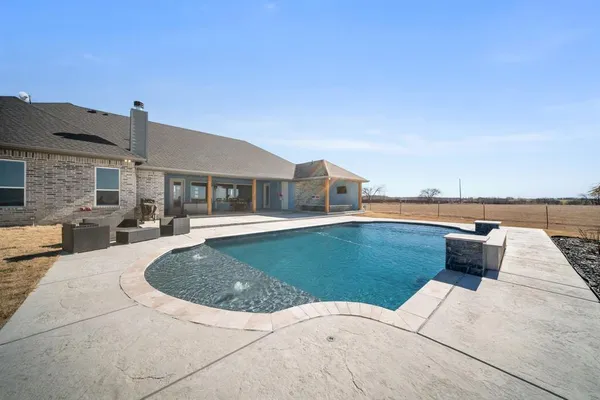 $755,000 | 10405 Singleton Road, Midlothian, TX 76065