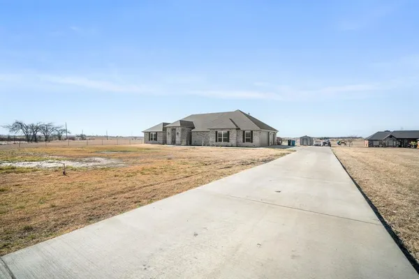 $755,000 | 10405 Singleton Road, Midlothian, TX 76065