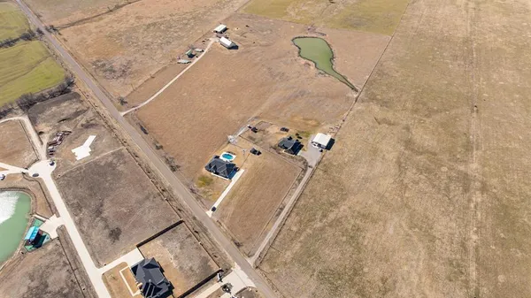 $755,000 | 10405 Singleton Road, Midlothian, TX 76065