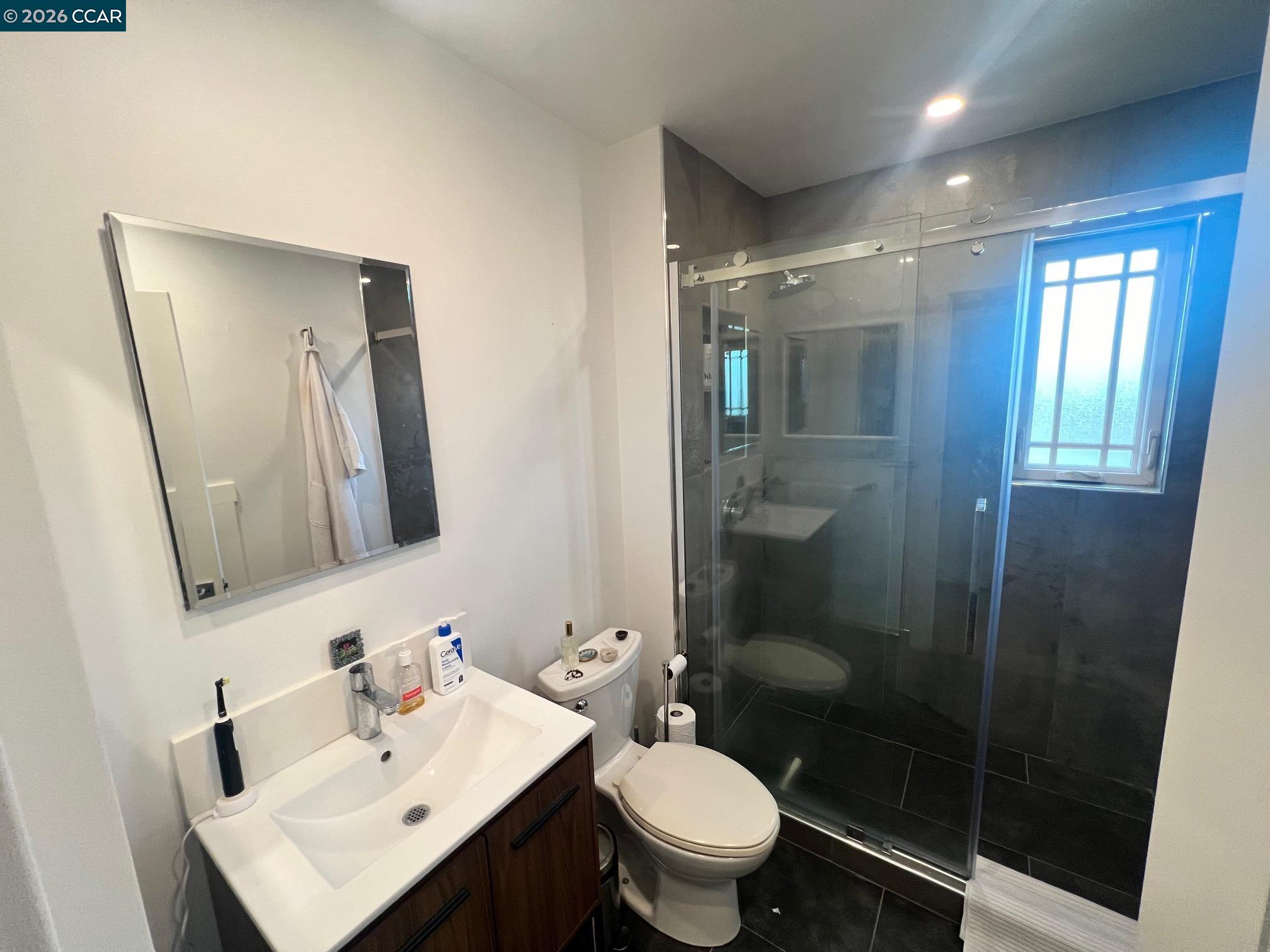 1325 Hopkins Street Berkeley, CA 94702 - Photo 15 of 26