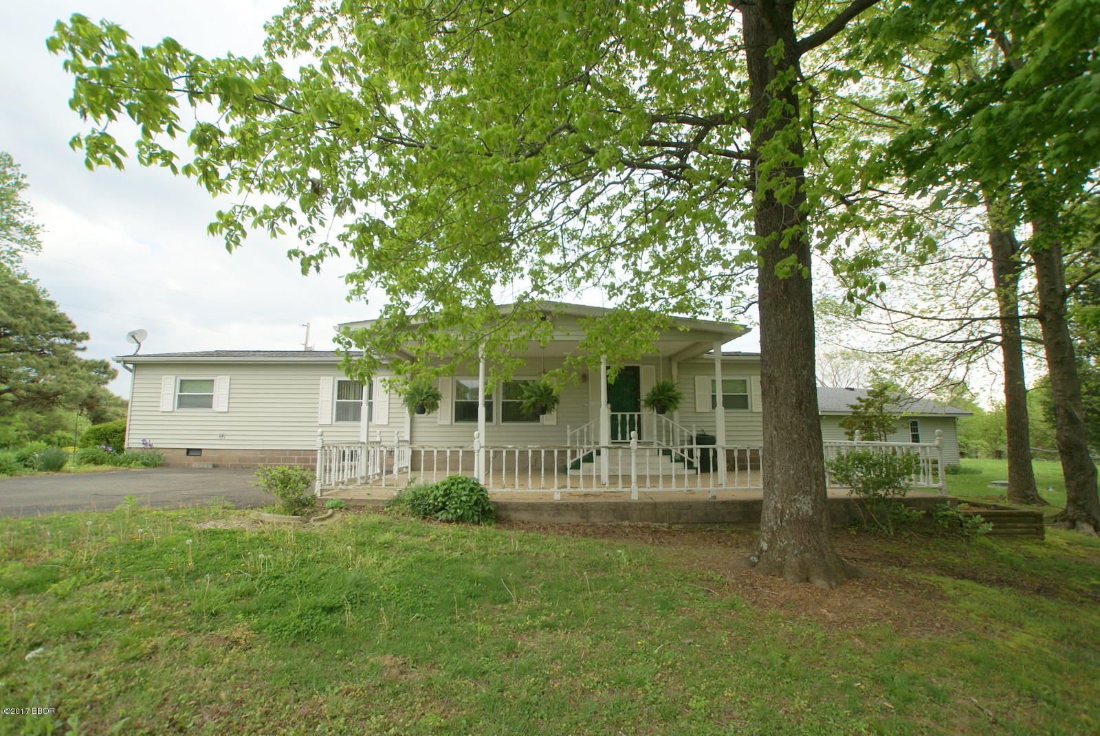 3257 Grassy Road Carbondale, IL 62902 - Photo 4 of 37 Gallery Image 4