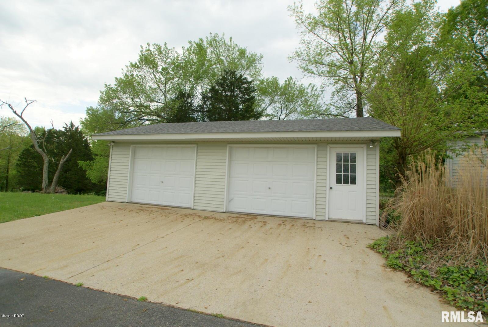 3257 Grassy Road Carbondale, IL 62902 - Photo 5 of 37 Gallery Image 5