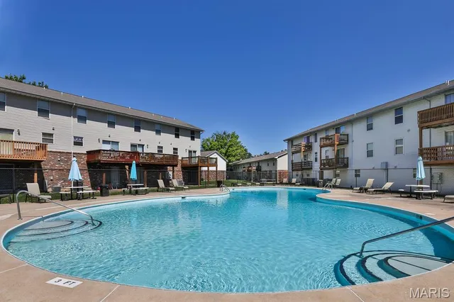 $132,900 | 2223 Highland Hill Drive, Unit E, St. Peters, MO 63376