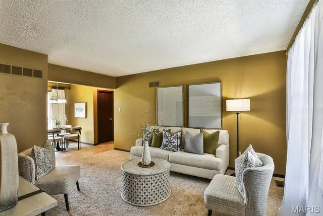 $132,900 | 2223 Highland Hill Drive, Unit E, St. Peters, MO 63376