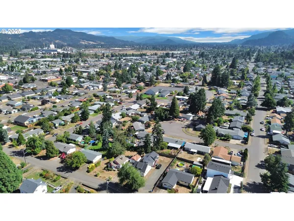 $580,826 | 455 South 38th Street, Springfield, OR 97478