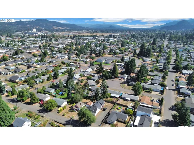 $500,000 | 455 South 38th Street, Springfield, OR 97478