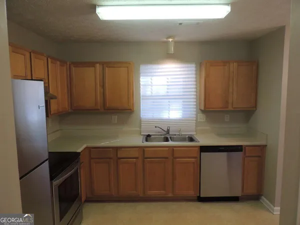 $1,400 | 5659 Windfall Lane, Lithonia, GA 30058
