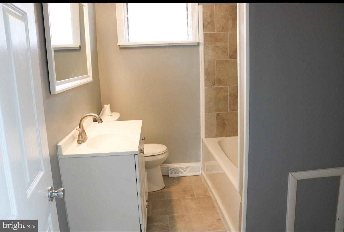 286 Johnson Street Carneys Point, NJ 08069 - Photo 14 of 18 Gallery Image 14