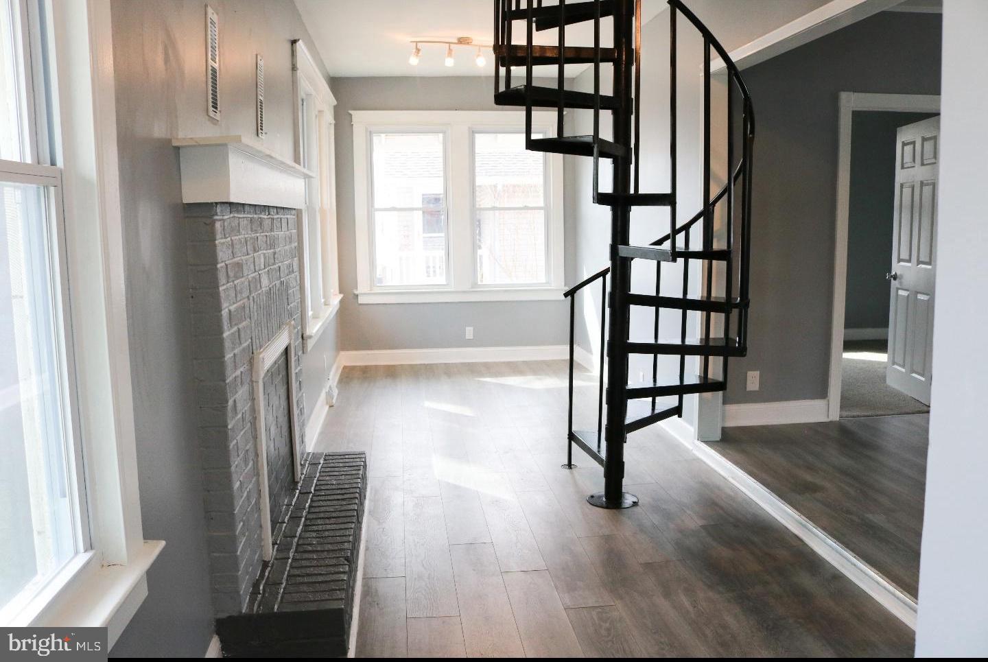 286 Johnson Street Carneys Point, NJ 08069 - Photo 3 of 18 Gallery Image 3