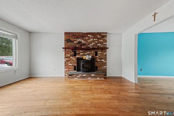 $324,900 | 100 10 Coat Lane, Unit 3A, Shelton, CT 06484