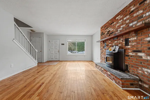 $324,900 | 100 10 Coat Lane, Unit 3A, Shelton, CT 06484