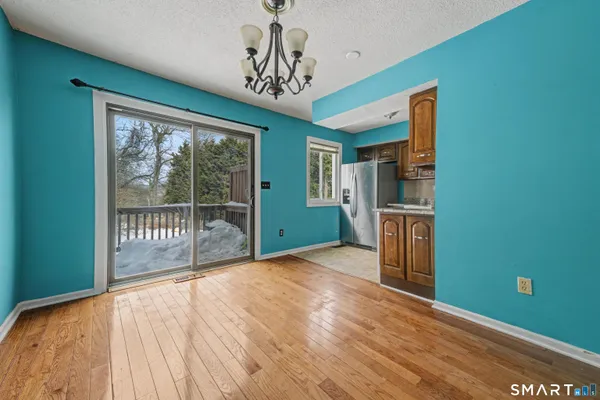 $324,900 | 100 10 Coat Lane, Unit 3A, Shelton, CT 06484
