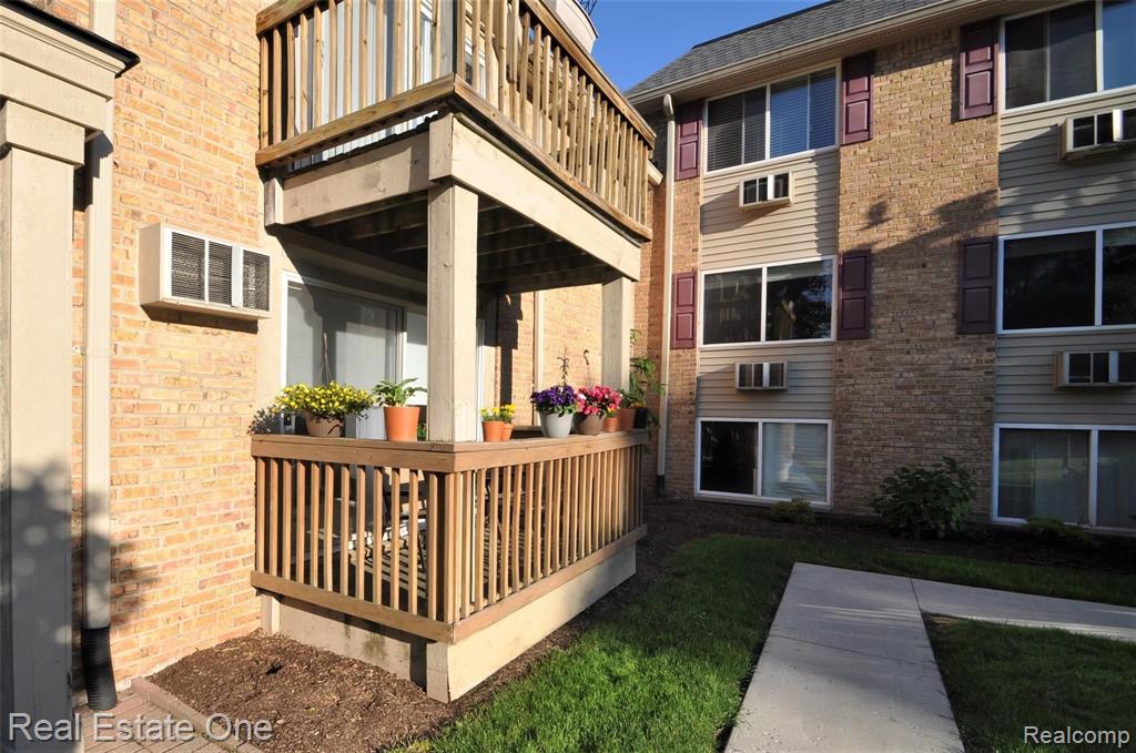 417 Parkdale Avenue, Unit 6 Rochester, MI 48307 - Photo 2 of 17