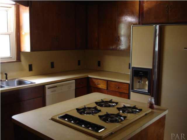 1085 Tate Road Cantonment, FL 32533 - Photo 7 of 19 Lots of kitchen cabinet space.