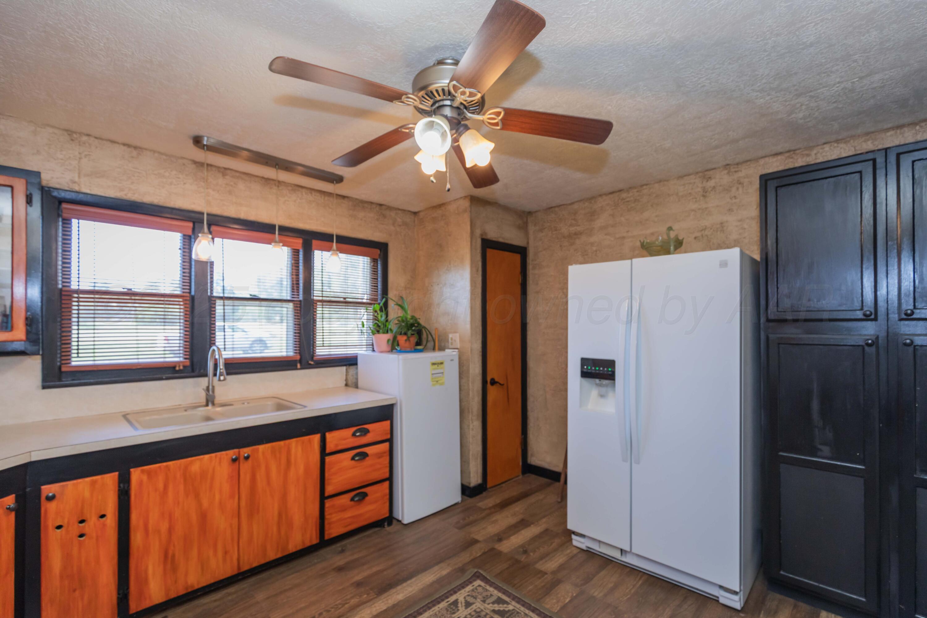 209 East 12th Street Wheeler, TX 79096 - Photo 10 of 40 KITCHEN VIEW 3