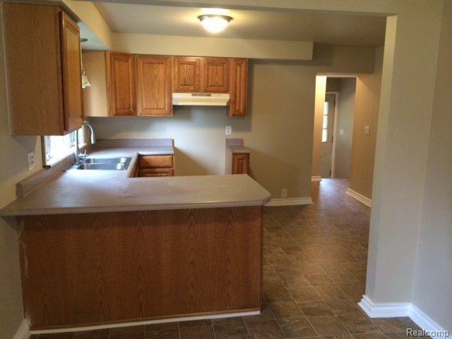 535 Range Road Smiths Creek, MI 48074 - Photo 5 of 20 photo_4.jpg