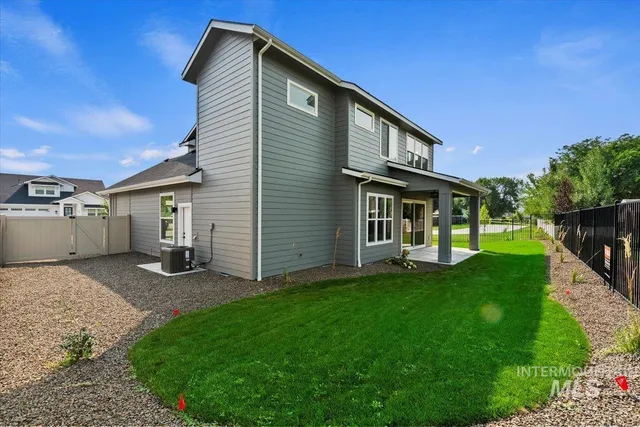 $724,900 | 453 North Hiltonhead Way, Eagle, ID 83616