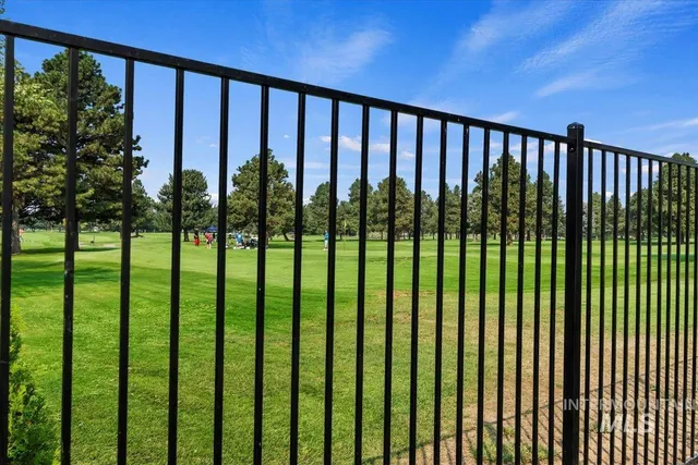 $724,900 | 453 North Hiltonhead Way, Eagle, ID 83616