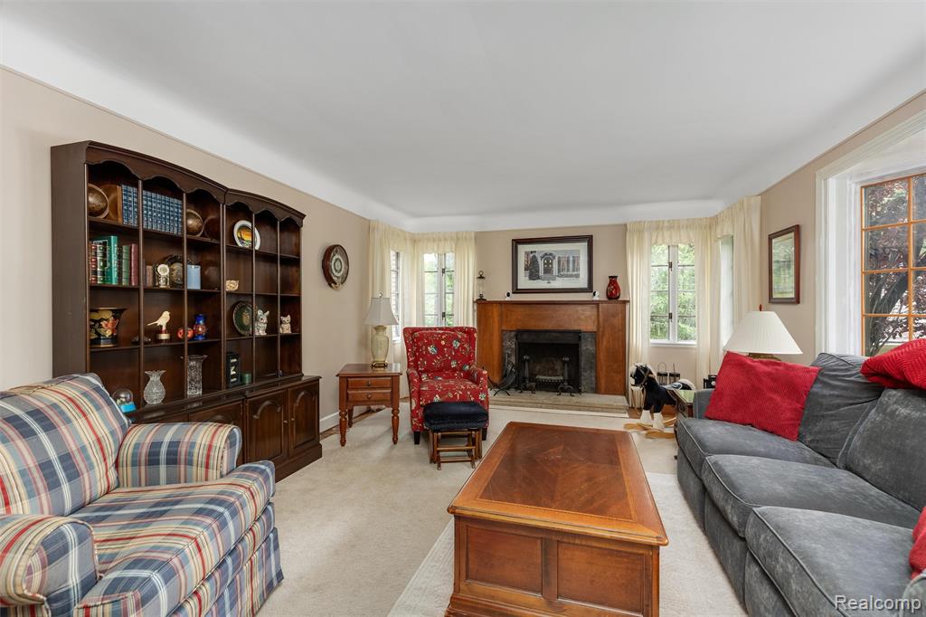 21071 Thorofare Road Grosse Ile, MI 48138 - Photo 6 of 23