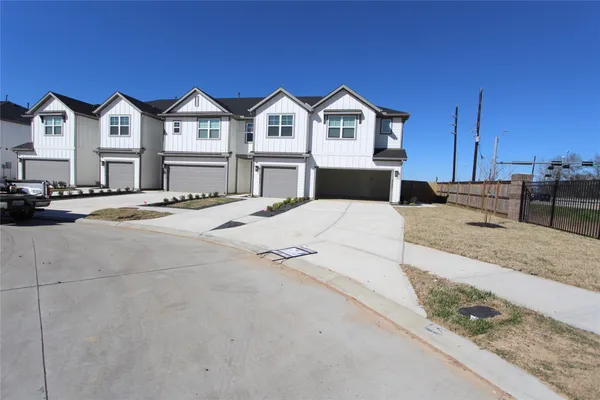 $2,700 | 27802 Western Crk Court, Katy, TX 77494