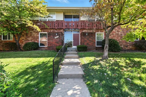 $90,000 | 4229 Carrollton Drive, Unit A, Bridgeton, MO 63044