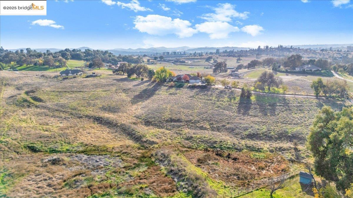 10200 Bell Mooney Road Jamestown, CA 95327 - Photo 59 of 60 a view of a city