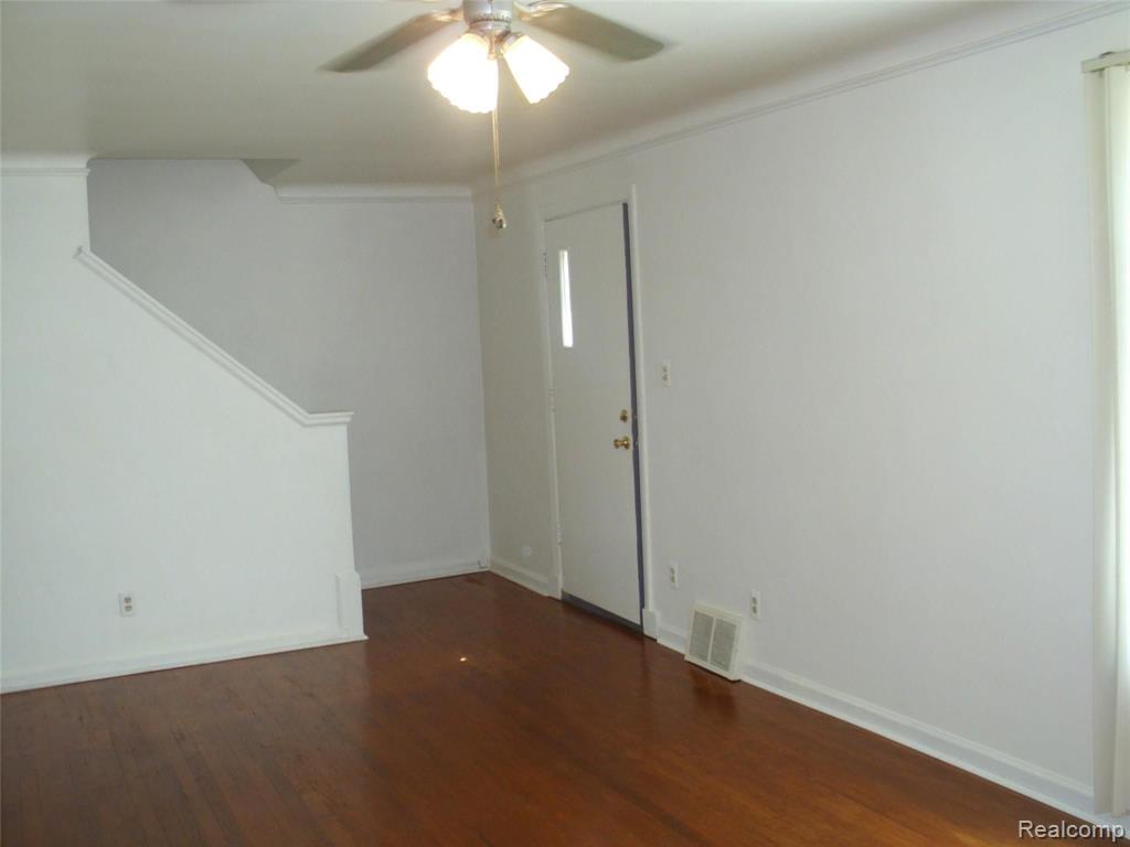 8651 Harding Center Line, MI 48015 - Photo 9 of 43