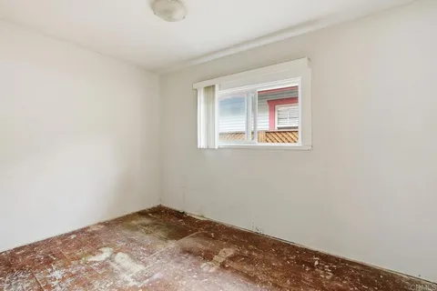 a view of empty room with window