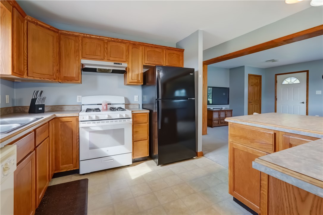 1228 Fitzpatrick Road Springport, NY 13021 - Photo 11 of 44