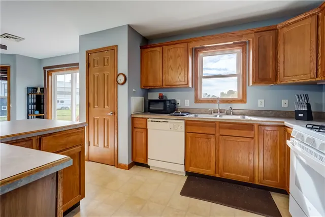 $1,100,000 | 1228 Fitzpatrick Road, Springport, NY 13021