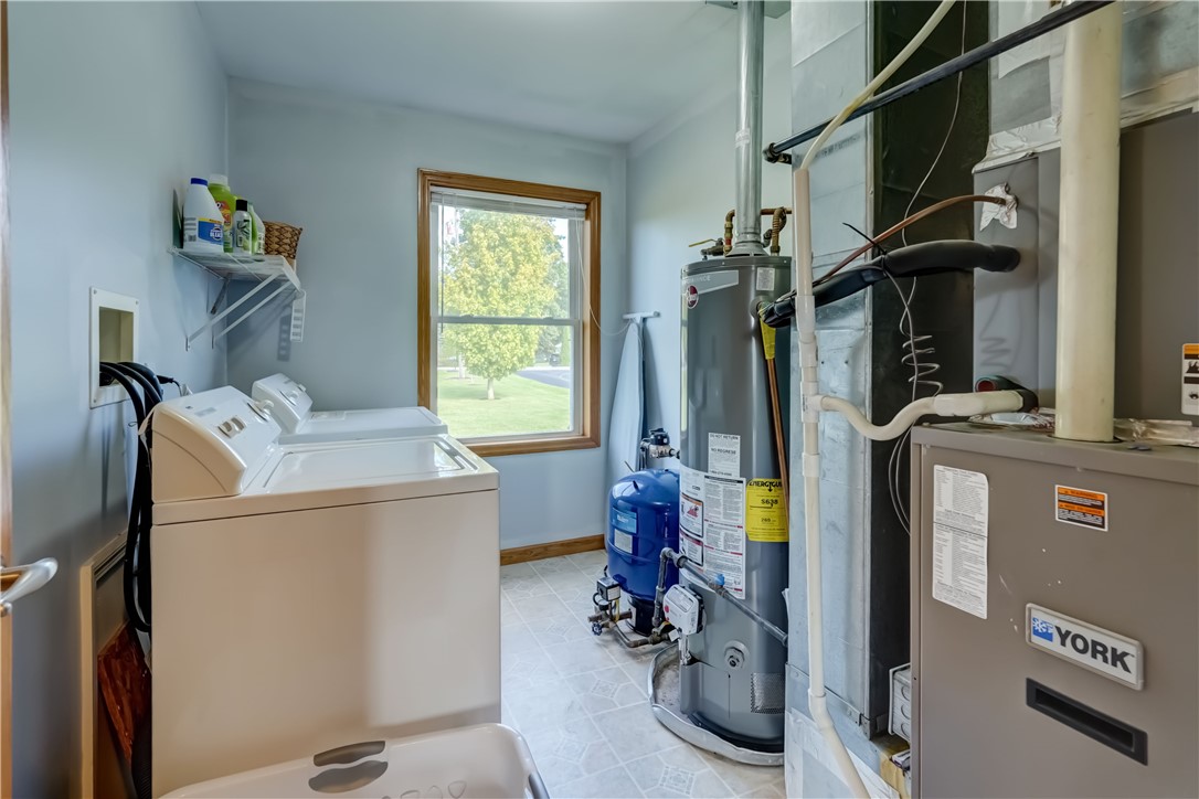 1228 Fitzpatrick Road Springport, NY 13021 - Photo 20 of 44