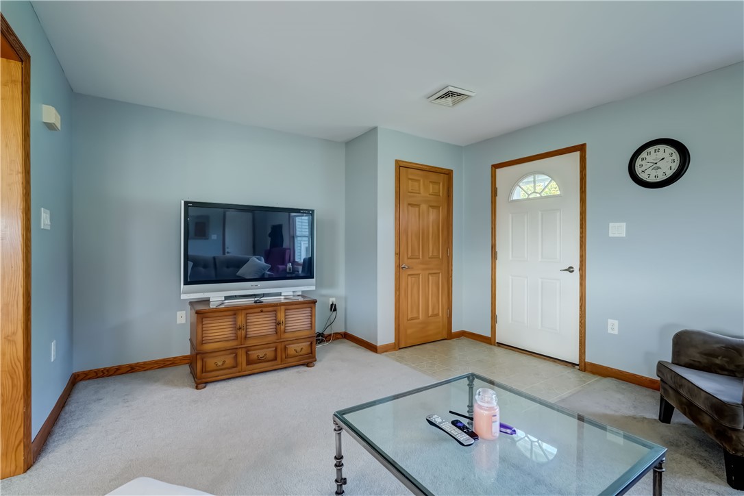 1228 Fitzpatrick Road Springport, NY 13021 - Photo 5 of 44