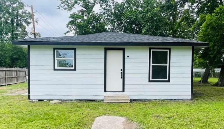 9110 Heatherside Street Houston, TX 77016 - Photo 2 of 15