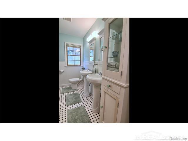 1769 West Avon Road Rochester Hills, MI 48309 - Photo 11 of 26